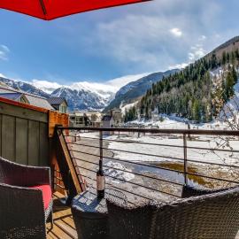 Double Diamond Ski-in Ski-out Chalet