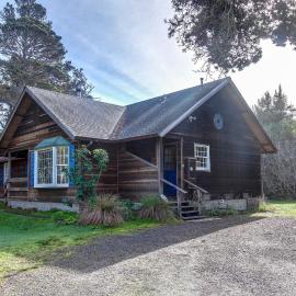 Fort Bragg Cottage - Walk to the Beach & Bluffs, hotel a Fort Bragg