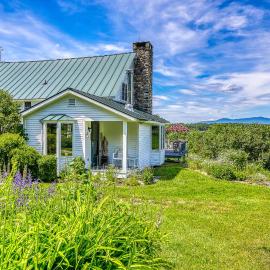 Mount Holly में, होटल Mount Holly Home