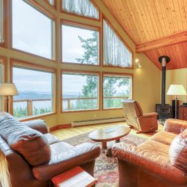 2 Bed 2 Bath Vacation home in Orcas Island, hotel di Rosario
