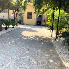 Hotel Due Pini Conte، فندق في أنغري