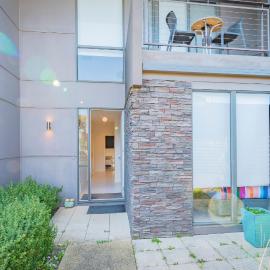 Stylish 3 Bedroom Townhouse - Free Parking, Hotel in Torquay