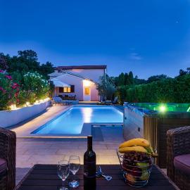 Villa Ines, hotell i Labin
