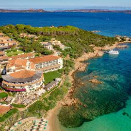 Club Hotel Baja Sardinia, hotel v destinaci Baia Sardinia