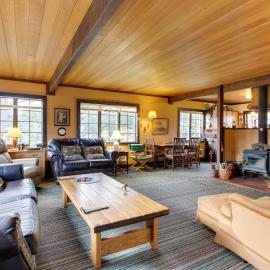 Historic Haystack Cabin, hotel in Cannon Beach