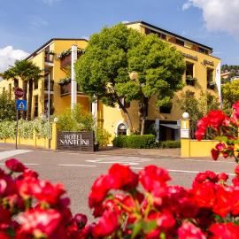 Hotel Santoni Freelosophy ***, hotel em Nago-Torbole