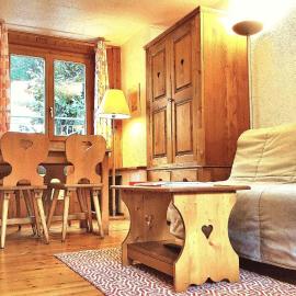 Le Petit Chalet - 5' zum Skilift - kostenlose Getränke, hotel in Ovronnaz