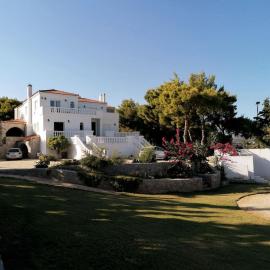 Ktima Nafsika - Ground-floor luxury apartment in idyllic estate!, hotel u gradu 'Porto Heli'