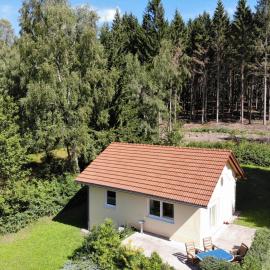 Bungalow am Waldesrand/ Haus Konrad, hotel a Suhl