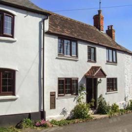 Herefordshire Holiday Cottages, hotel in Lea