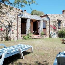 Sant'Elmo Holiday Residence, hotel sa Castiadas