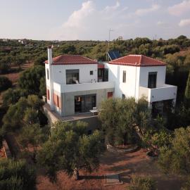 LIOFYTO - Stylish villa with views to Foinikounda bay