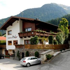 Gästehaus Pirker, hotel in Finkenberg
