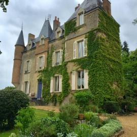 France Petit Château, hotel a Loué