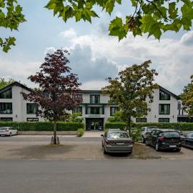 Essensio Hotel Düsseldorf، فندق في اركراث