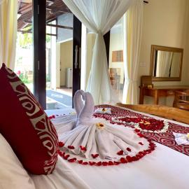 Kartika Dahayu Private Pool Villas – hotel w mieście Sukawati