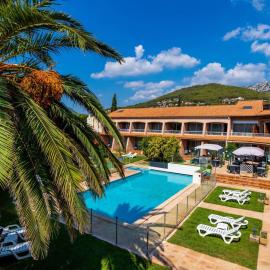 Noemys Toulon La Valette - Hotel restaurant avec piscine, готель у місті Ла-Валетт-дю-Вар