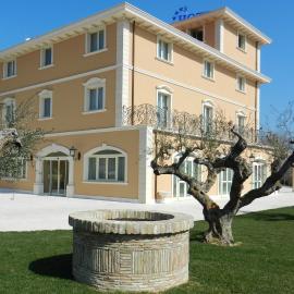Hotel Villa Michelangelo、チッタ・サンタンジェロのホテル