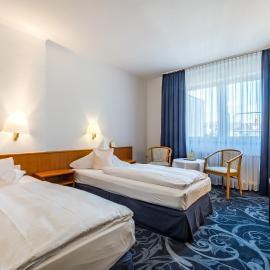 Hotel Gertrudenhof، فندق في كولونيا