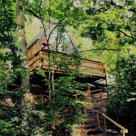 Sunclass Durbuy Chalet 98 Woody, hotel em Durbuy