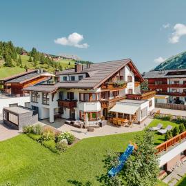 Hotel Garni Sursilva, viešbutis mieste Lech am Arlberg