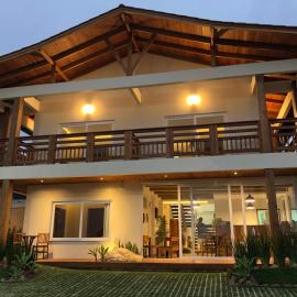Pousada Casa Albatross, hotel in Penha