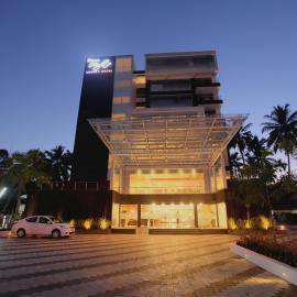 Diana Heights Luxury Hotel โรงแรมในเนดุมบัสเซรี