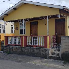 로조에 위치한 호텔 Roseau Hostel & Beach Front Property