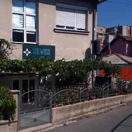 Edelweiss Hostel โรงแรมในชติป