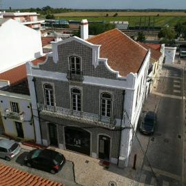 Casa da Rainha، فندق في ازامبوجا