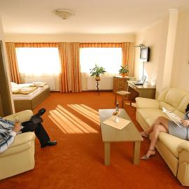 Hotel Bavaria, hotel di Abda
