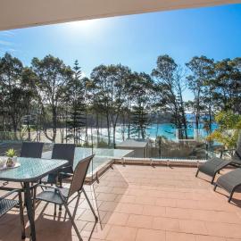 Denhams Beach side holiday apartment, hotel in Batemans Bay