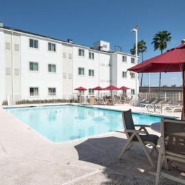 Studio 6-Brownsville, TX، فندق في براونزفيل