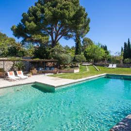 Oliver Moragues Grandhouse & Vineyard، فندق في ألغايدا