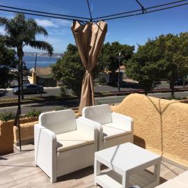 Beach Bungalow Port,free parking، فندق في إِستيبونا