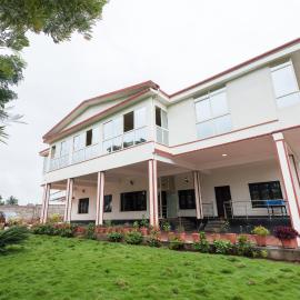 Bota Royal, hotel in Kushālnagar