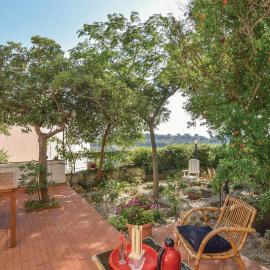 2 Bedroom Cozy Apartment In Ferrandina