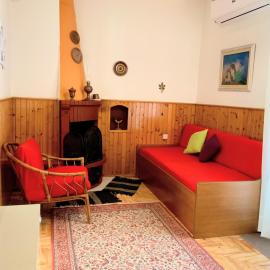 Traditional penthouse with mountain view, hotel di Grevena