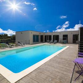 HISTOIRE D'Ô - Les Piscines - Chambres d'hôtes, hotel u gradu Bezouce