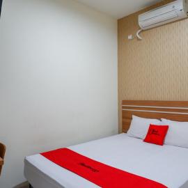 RedDoorz near Living Plaza Purwokerto