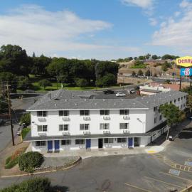 Motel 6 Pendleton, OR - West，彭德爾頓的飯店