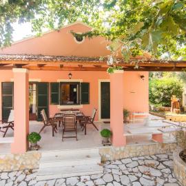Villa Magia, hotell i Ypsos