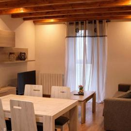 Apartamentos Zabalarena Ola, hotel u gradu Orbaizeta