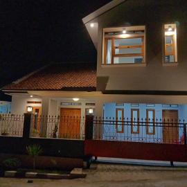 Lubna Homestay - by Login, hotel in Kuningan