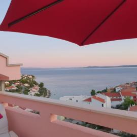 Penthouse Christina with Pool - Large Sunny Terrace - Seaview - 250m to Beach and Restaurants - Free Parking - Trogir and Ciovo - 15 minutes to airport