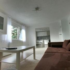 Moderne helle 2,5 Zimmer Wohnung mit großem Bad und Küche in Trossingen, hotel em Trossingen