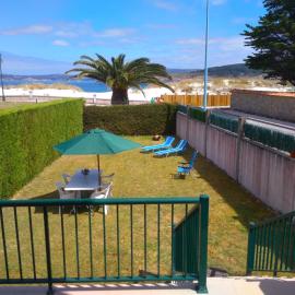 CASA CHALET ATALAYA a pie de playa en Laxe