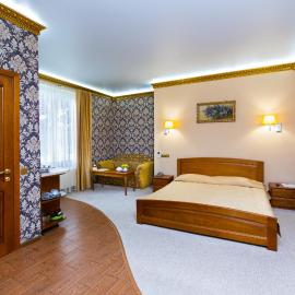 Apart Hotel Clumba، فندق في أوديسا
