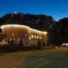 Rybí Dům: Kocobedz şehrinde bir otel