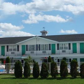 Colonial motel
